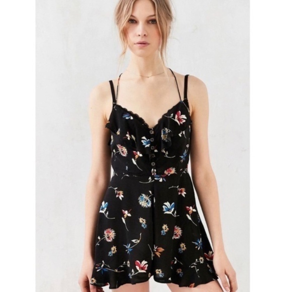 Urban Outfitters Kimchi Blue Fit & Flare Black Floral Print Ruffle Romper Size 0